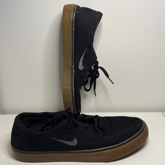 Nike Other - Nike SB Clutch Black Gum Skate Shoes Mens 11.5 Sneakers 729825-004